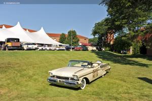 Mercury Turnpike Cruiser